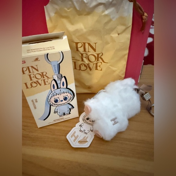 THE MONSTERS Pin for Love Series-Vinyl Plush Pendant “H” - Picture 3 of 5